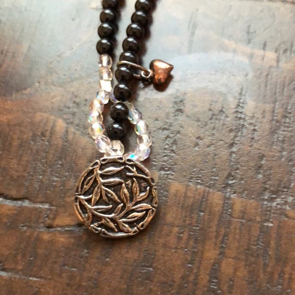 Handmade beaded necklace with pendant - Picture 2 of 4